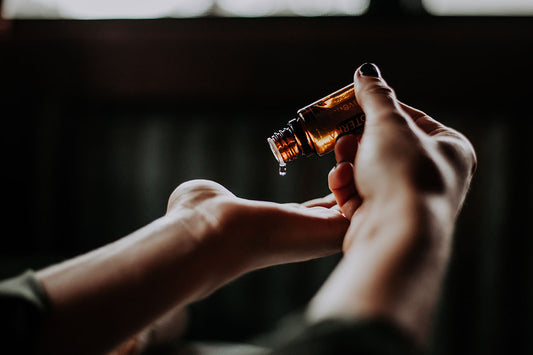 I MIEI 10 OLI ESSENZIALI PRO-AGE… E QUALCHE CONSIGLIO DI UTILIZZO